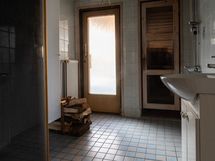 Yhteinen suihkuhuone