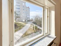 Näkymä länteen toisesta kerroksesta sisäpihan suuntaan.