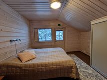 yläkerran makuuhuone