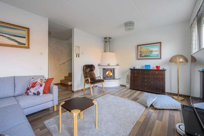 Rivitalo, 4h+k+khh+s+vh+lasitettu kuisti+lämmin varasto n. 10 m²+piha (yj:n mukaan 3h+k+s), 83,5 m², Muurala, Espoo