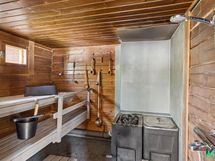Sauna, puukiukaalla