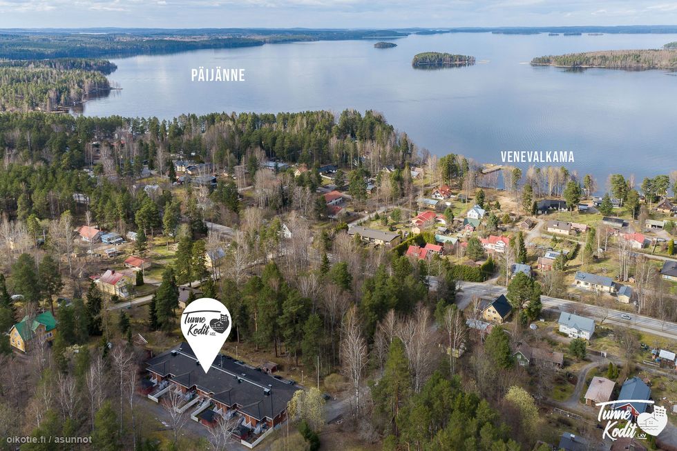 Taloyhtiö sijaitsee järvien Vesijärvi ja Päijänne välissä