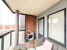 Parveke toimii lisähuoneena keväästä pitkälle syksyyn!