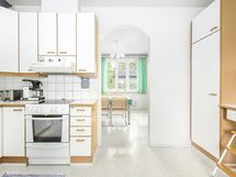keittiöstä käynti ruokasaliin