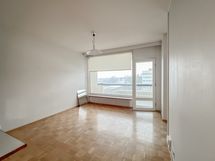 Olohuoneesta on käynti parvekkeelle.