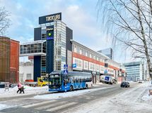Kauppakeskus Tikkuri on lähietäisyydellä.