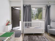 Mh:sta terassille (yläkerta)