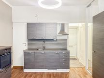 Keittiön varusteisiin kuuluu mm. astianpesukone