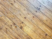 Lautalattia on ajan patinoima.