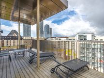 Taloyhtiön kattoterassilta