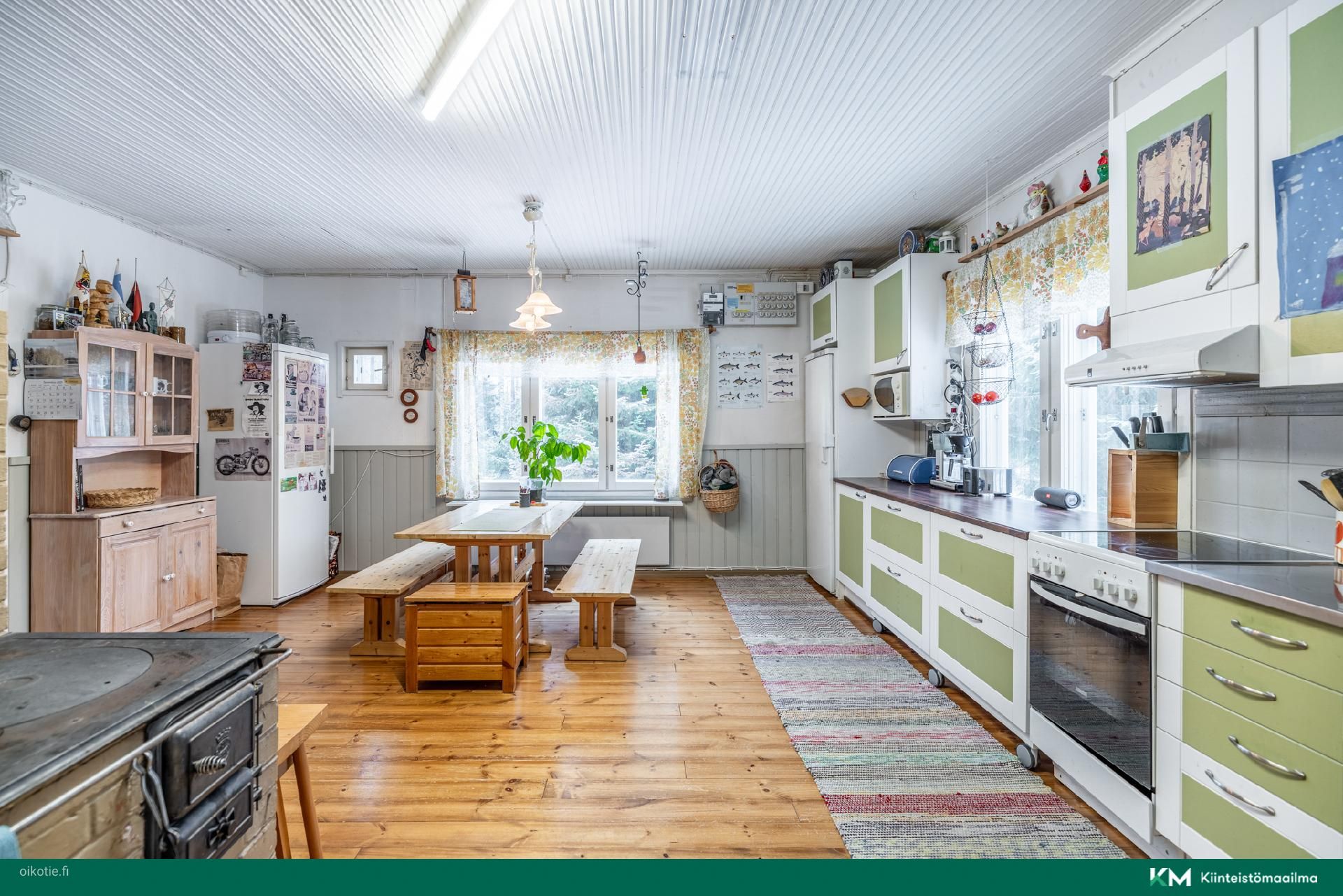 Omakotitalo, Tupakeittiö, takkah., oh, wc, yläkerta: 2 h, kph, s, 104,8 m², Kantala - Näkymä 5