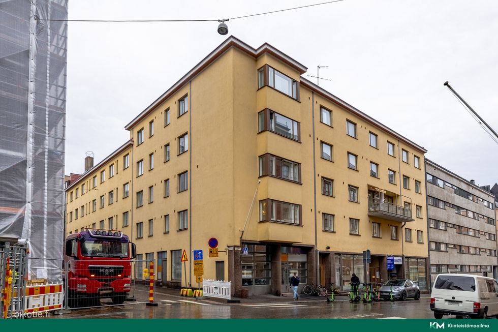 Julkisivu