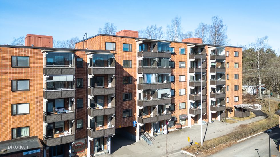 Julkisivu