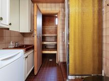 Pesuhuone ja sauna
