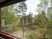 Kaikista ikkunoista kauniit maisemat.