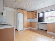 Tilava keittiö