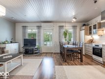 Keittiö-olohuone