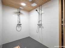 Taloyhtiön saunatila kellarissa