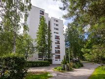 Julkisivut, ikkunat, parvekkeet, katto uusittu 2025