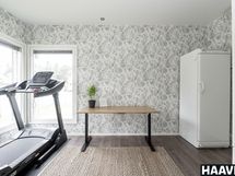 Alakerran makuuhuone / työhuone