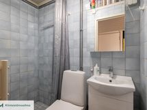 Eteisen yhteydessä on kph/wc