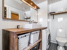 alin kerros: wc/kylpyhuone