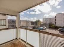 Näkymä lasitetulle parvekkeelle