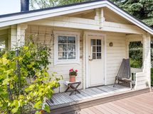 Erillinen saunarakennus