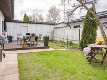 Pihalla perällä on erillinen varasto