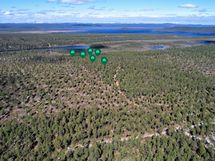 Vasemmassa reunassa 7 250 - 8 000 m2:n tontit 1-4, taustalla myös 1,1 ha:n tontit 5-6