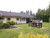 Pihapiiriä (vehreään aikaan)