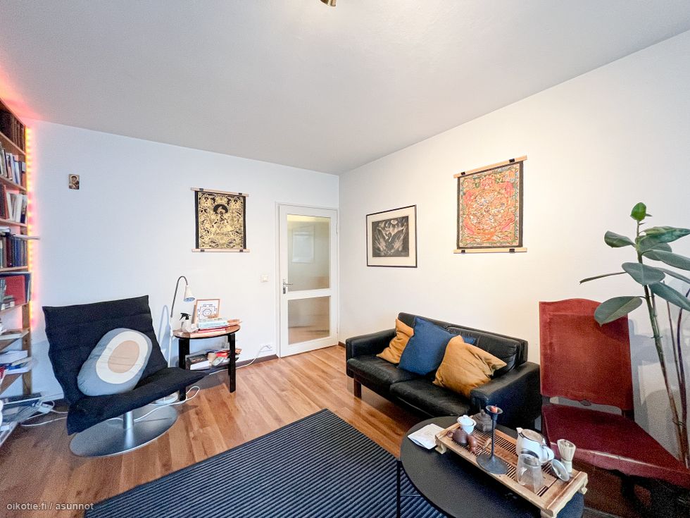 Tervetuloa Oulunkylän palveluiden ja liikenneyhteyksien äärelle parvekkeelliseen kaksioon.