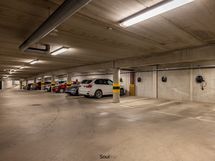 Mahdollisuus ostaa lämmin autohallipaikka sähköauton latauksella