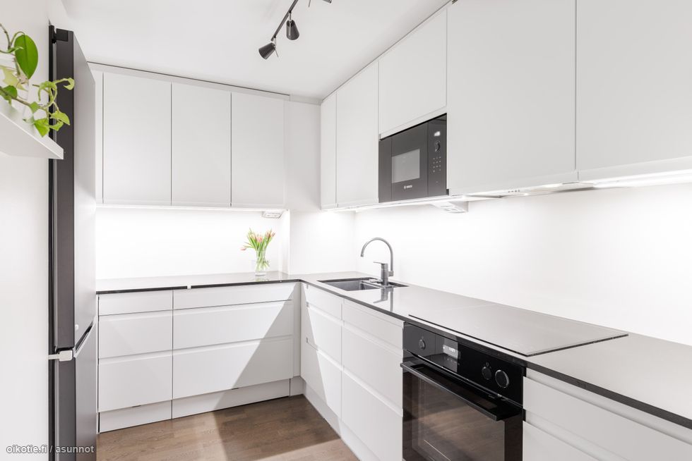 Tyylikäs keittiö remontoitu täysin 2024.