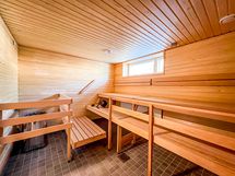 Taloyhtiön sauna.