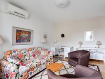 Tilavasta olohuoneesta