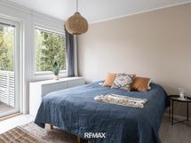 Yläkerran päämakuuhuone