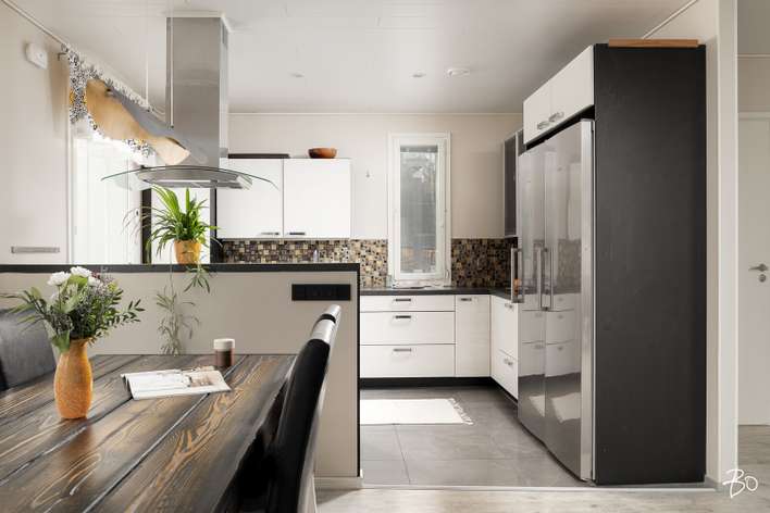 Omakotitalo, 5h + k + khh + 2 wc + s + terassi, 139,7/141,7 m², Palokka - Näkymä 3