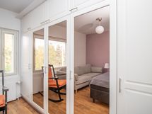 makuuhuoneen kaapisto