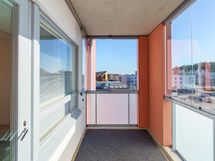 Kuva 5. kerroksen asunnon B32 parvekkeelta