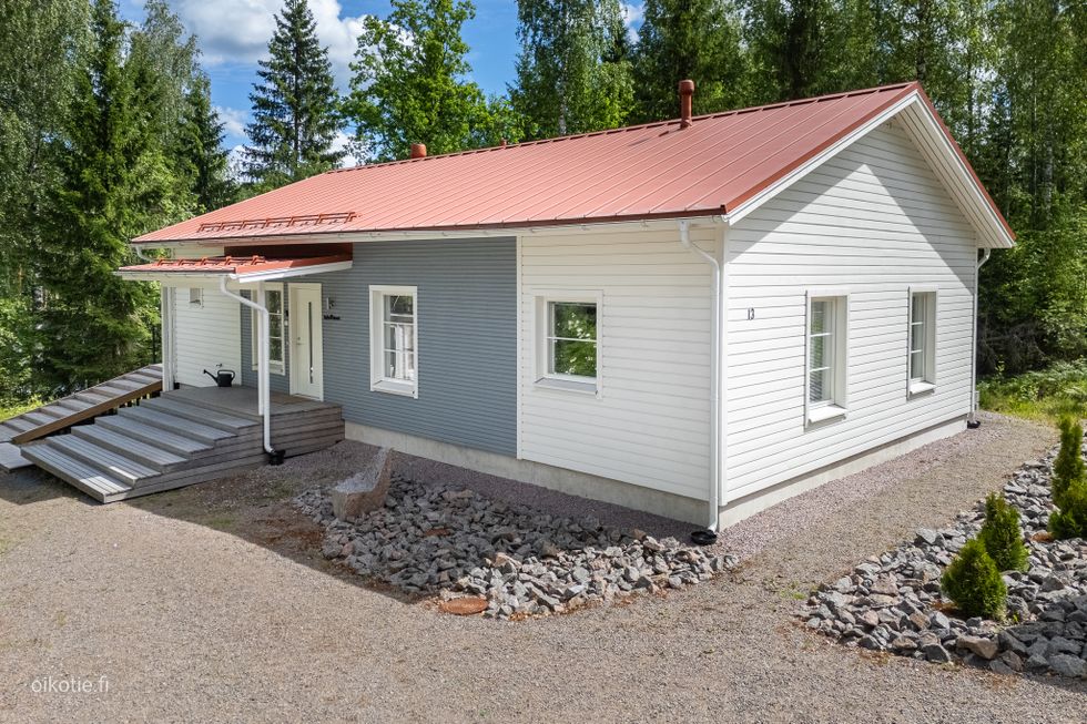 Julkisivu