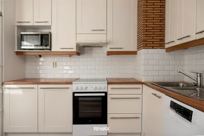 Kerrostalo, 5h, k, wc, kph, s +parveke, 97 m², Louhela