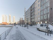 Kauppakeskus REDI kävelymatkan päässä