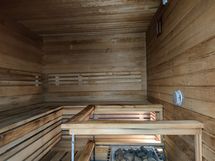 Taloyhtiön pienempi sauna