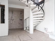 alakerran kylpyhuone