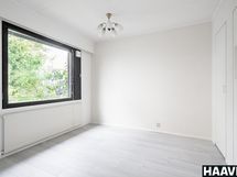 Sisäänkäynnistä vasemmalla makuuhuone