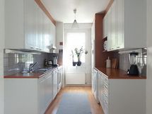 Keittiö remontoitu v. 2005