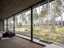 Lasitetulla terassilla riittää tilaa