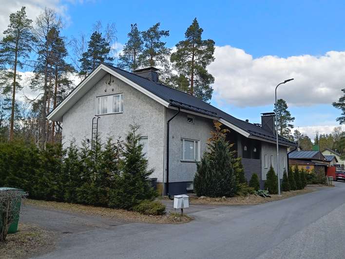 Omakotitalo, 4h, k, kph, khh, 2 wc, s, kellari, 109/243 m², Mustamännistö, Hyvinkää