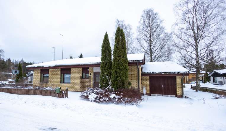 Omakotitalo, 4h, k, th, e, kph, s, wc + at, 120/132 m², Hakalanmäki, Kotka